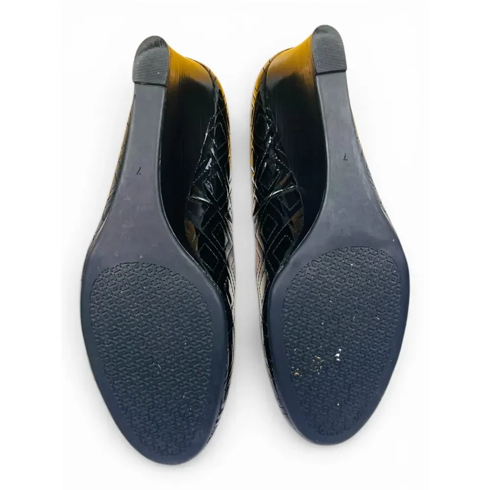 Tory Burch Quinn Quilted Patent Leather Wedge Pumps Gold Logo Black Size 7